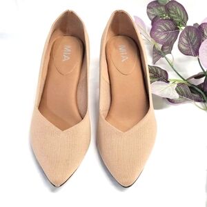 MIA Brand Tan Color Devra 3 Inch Heel / Pumps Size 9